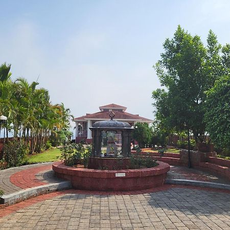Paras Holiday Home Sātāra Exterior foto