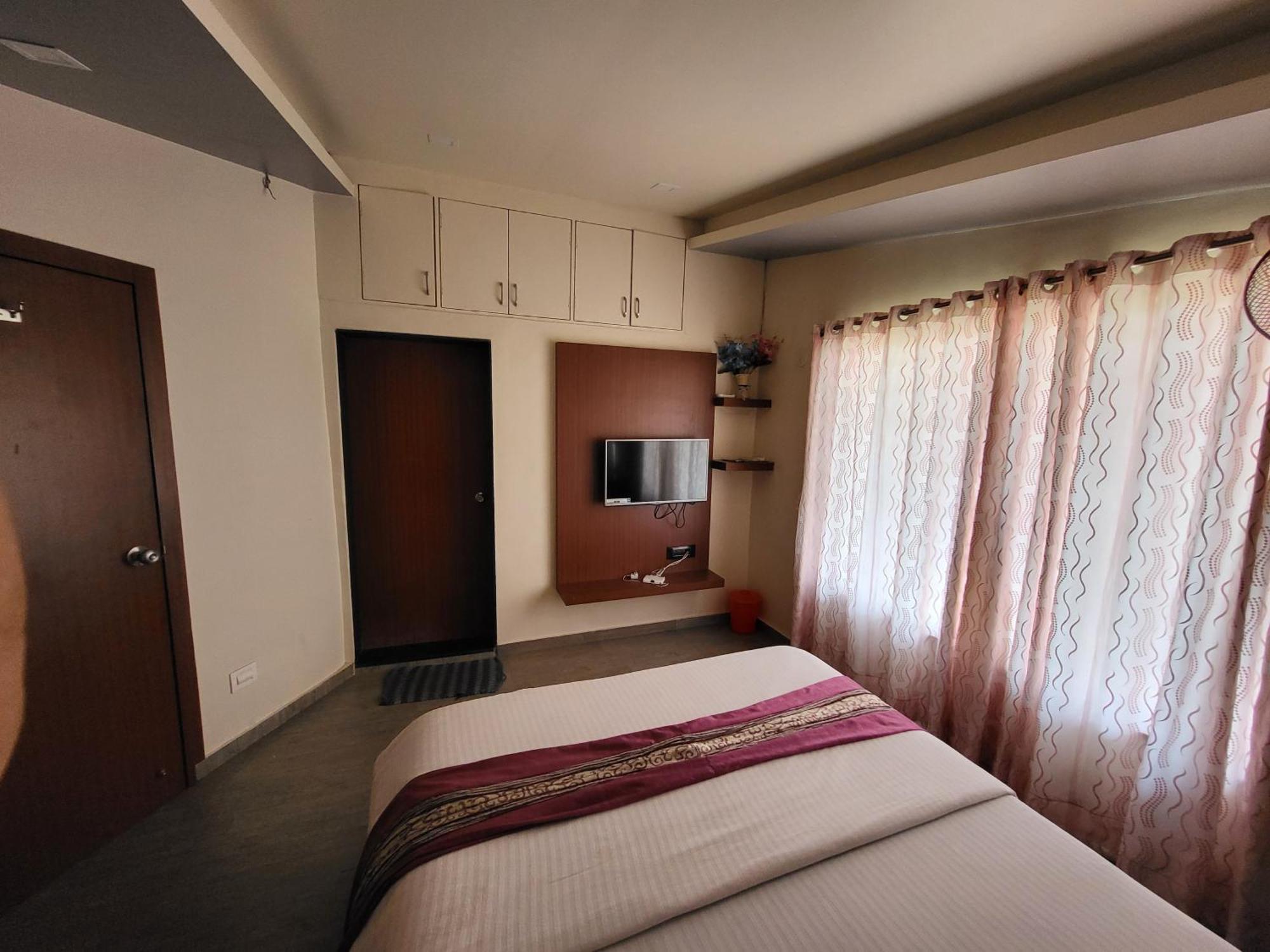 Paras Holiday Home Sātāra Exterior foto