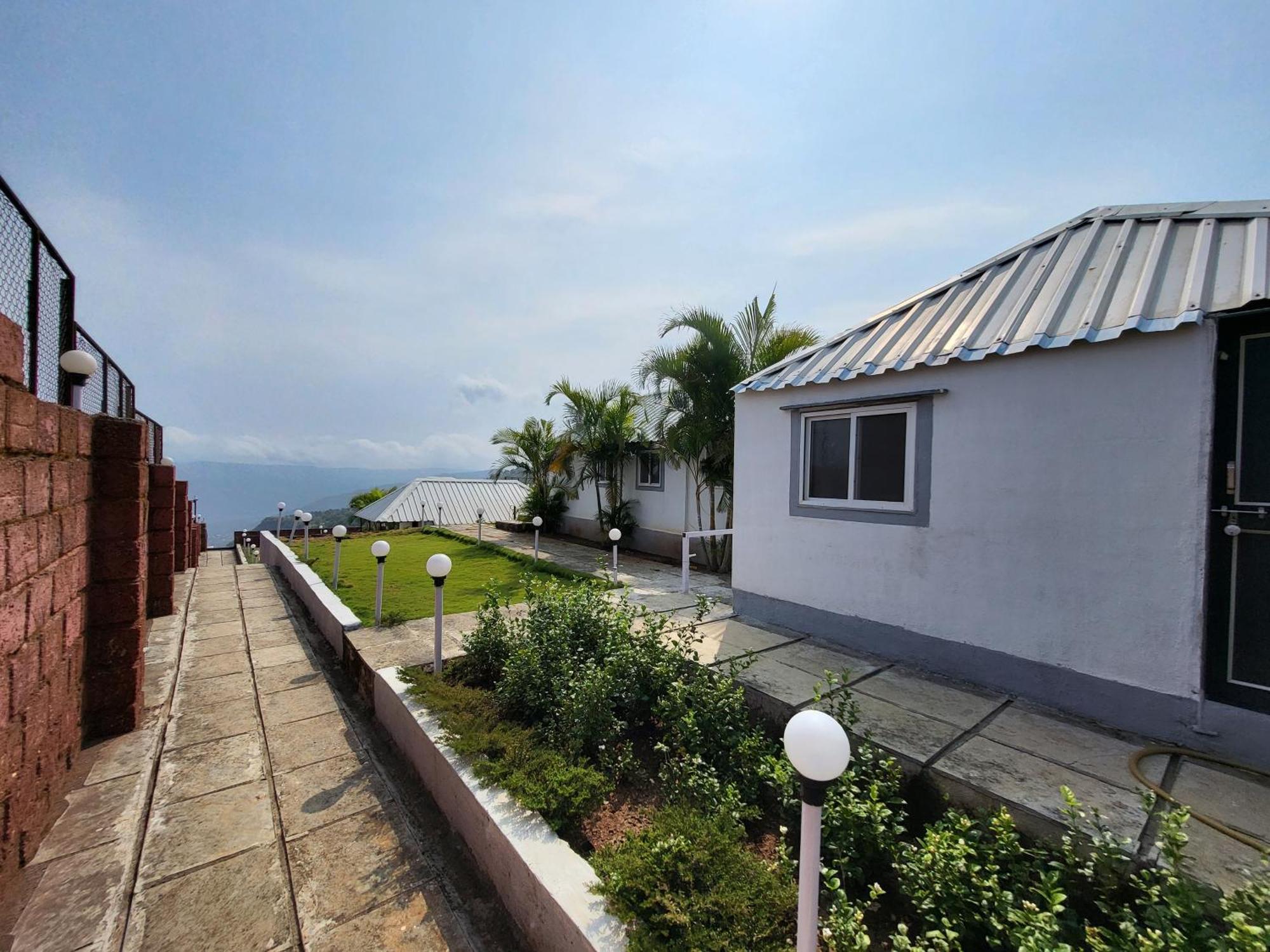 Paras Holiday Home Sātāra Exterior foto